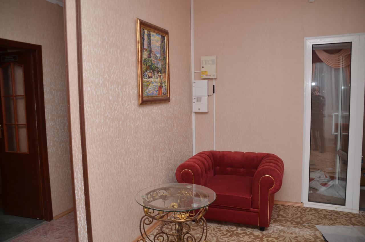Centralnyi Hotel Poltava Exteriör bild