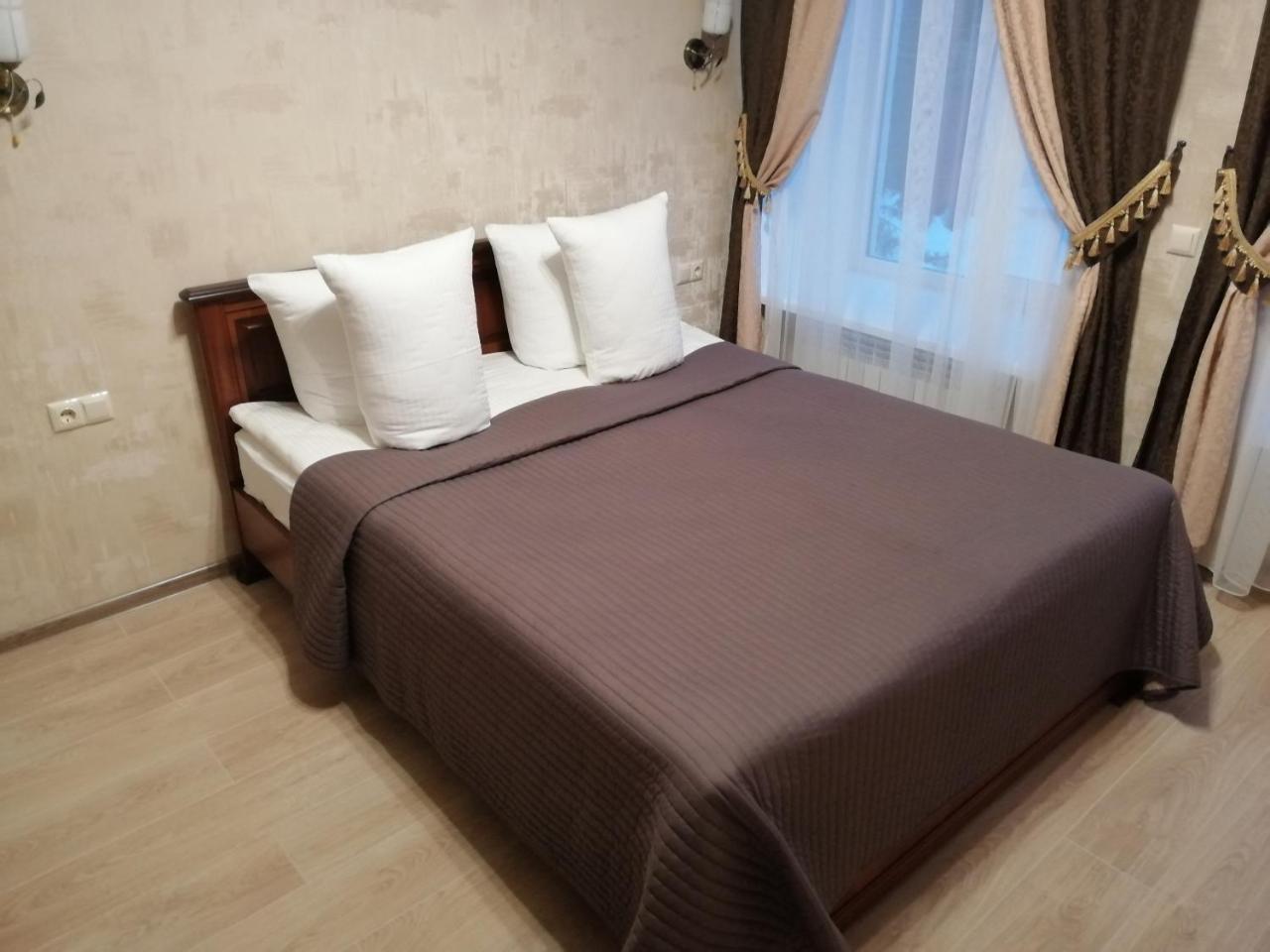 Centralnyi Hotel Poltava Exteriör bild