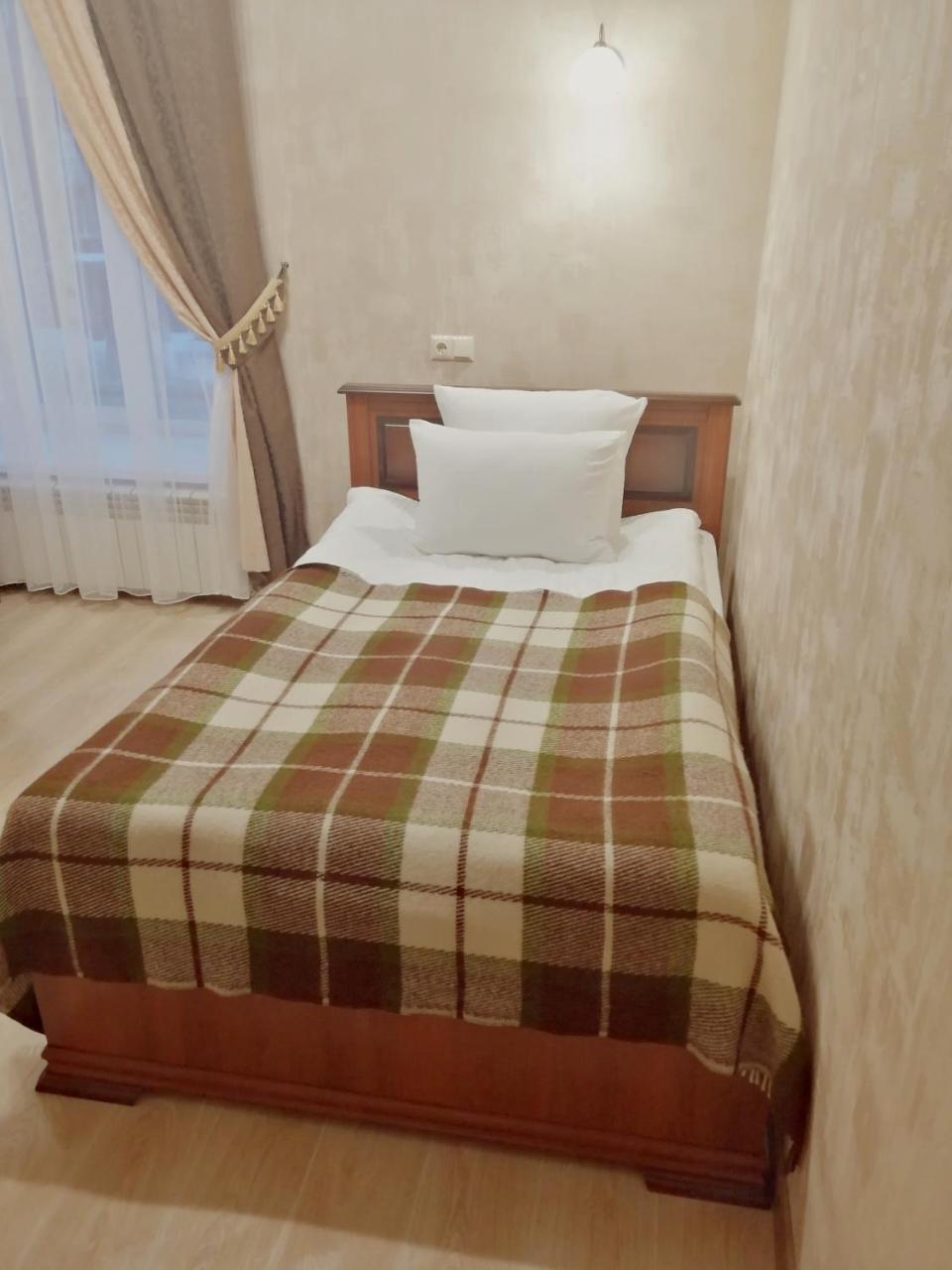 Centralnyi Hotel Poltava Exteriör bild